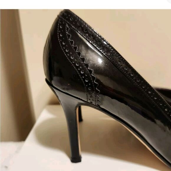 KATE SPADE Kelley Black Patent Leather "Wingtip" Pattern Pumps Sz.6.5 Ret. $328 - Picture 6 of 8